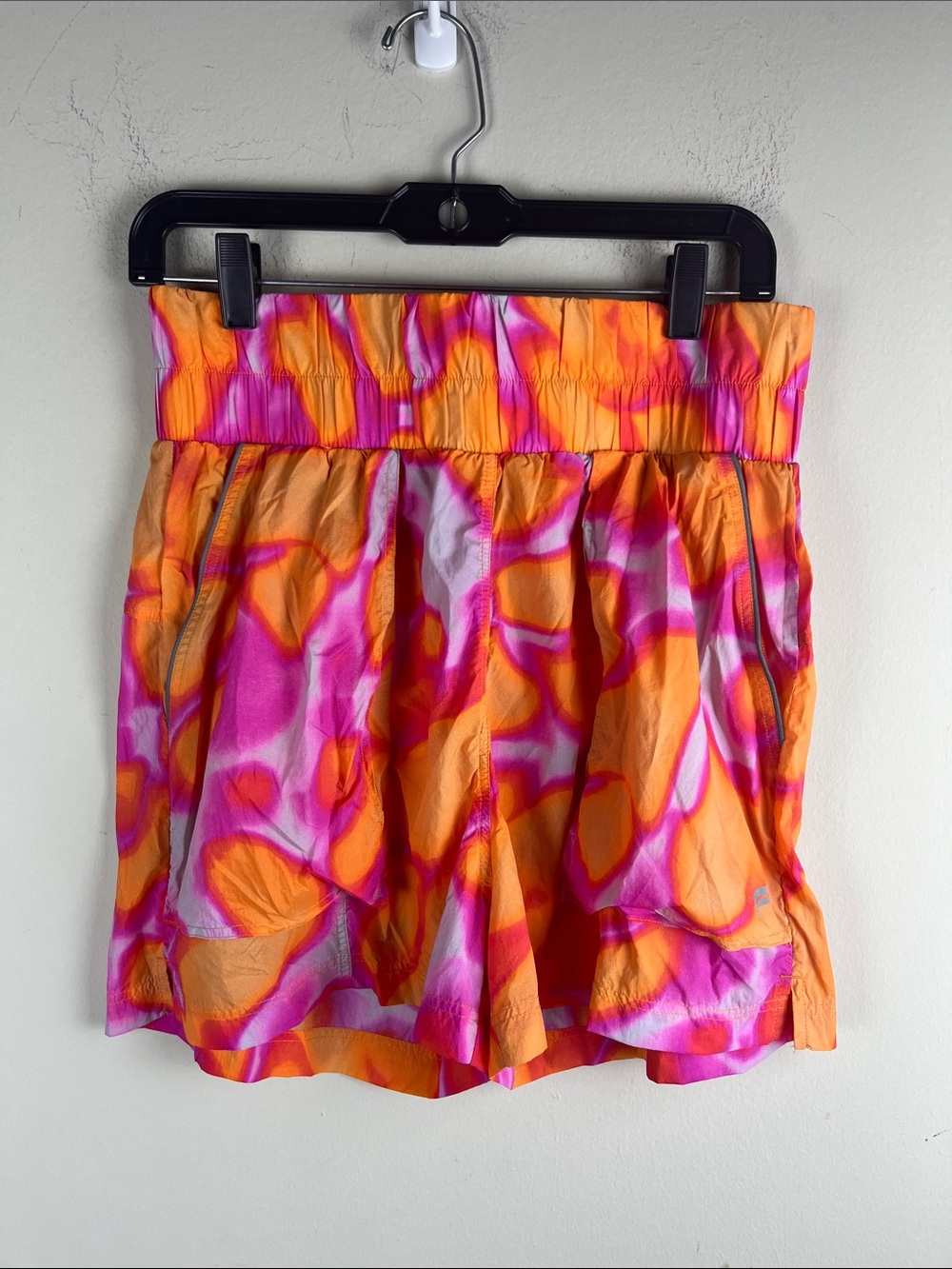 Fabletics Women's Orange Pink Print Athletic Shorts Elastic Waist Size Unknown